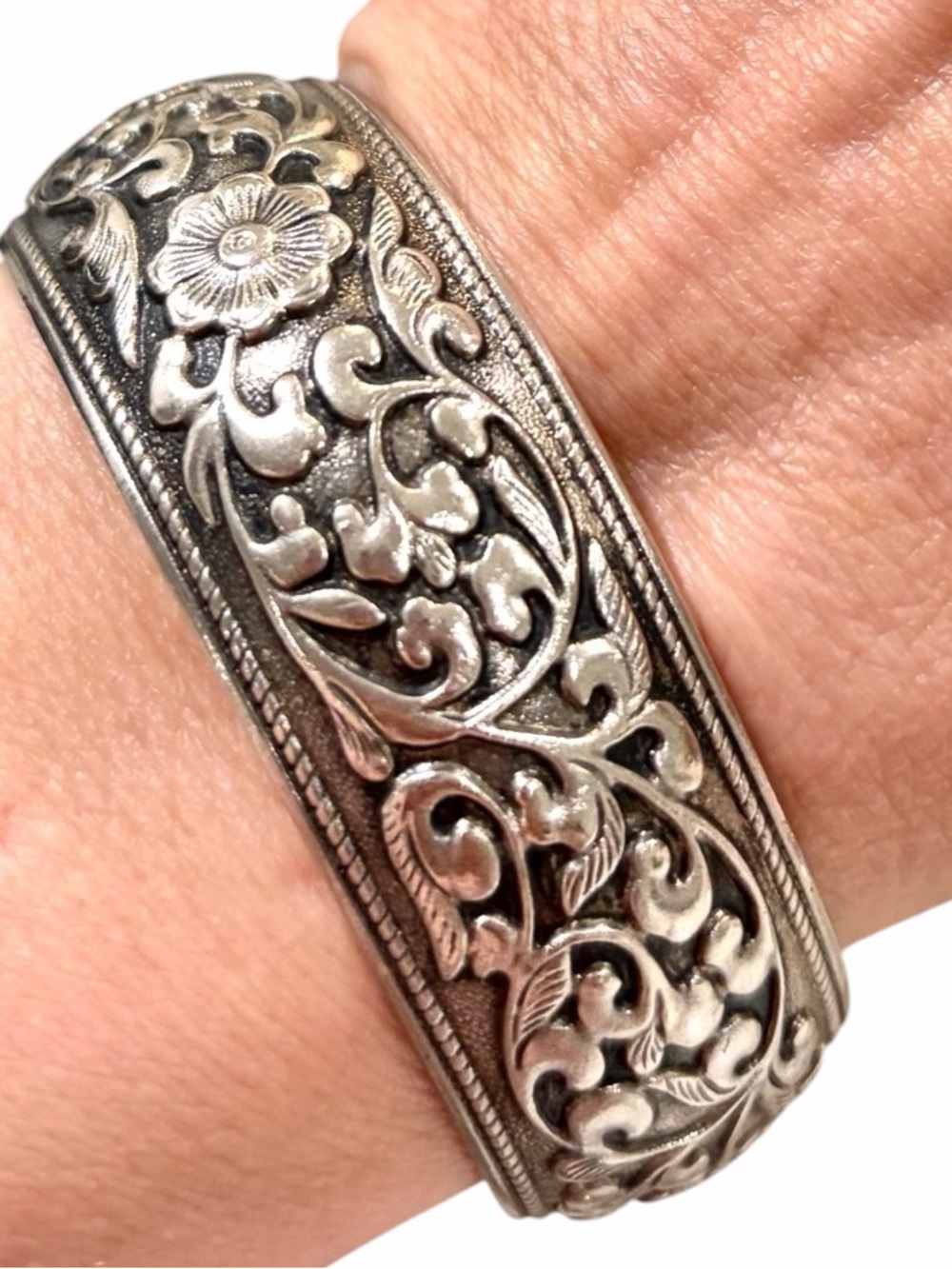Antique Chinese Export Silver Cuff Bracelet Floral Repousse Plum Blossom 40.4g